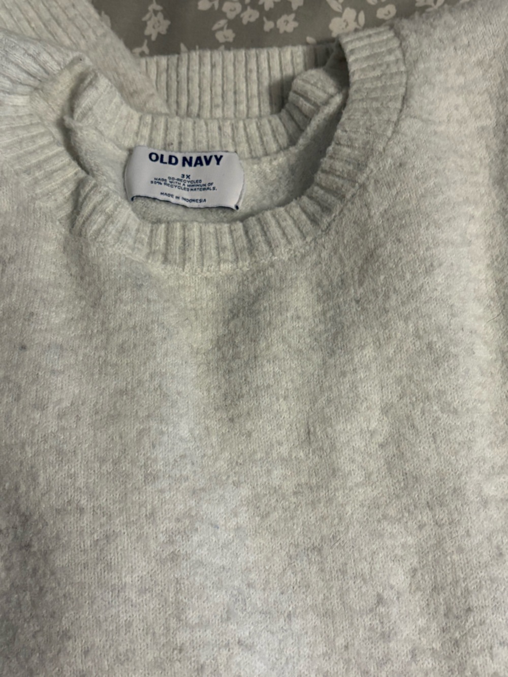 Old Navy Light Gray Crewneck Sweater